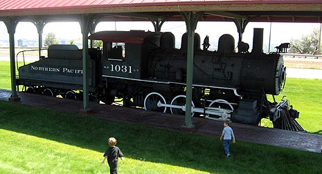 mt-yellowstone-museum-wide1