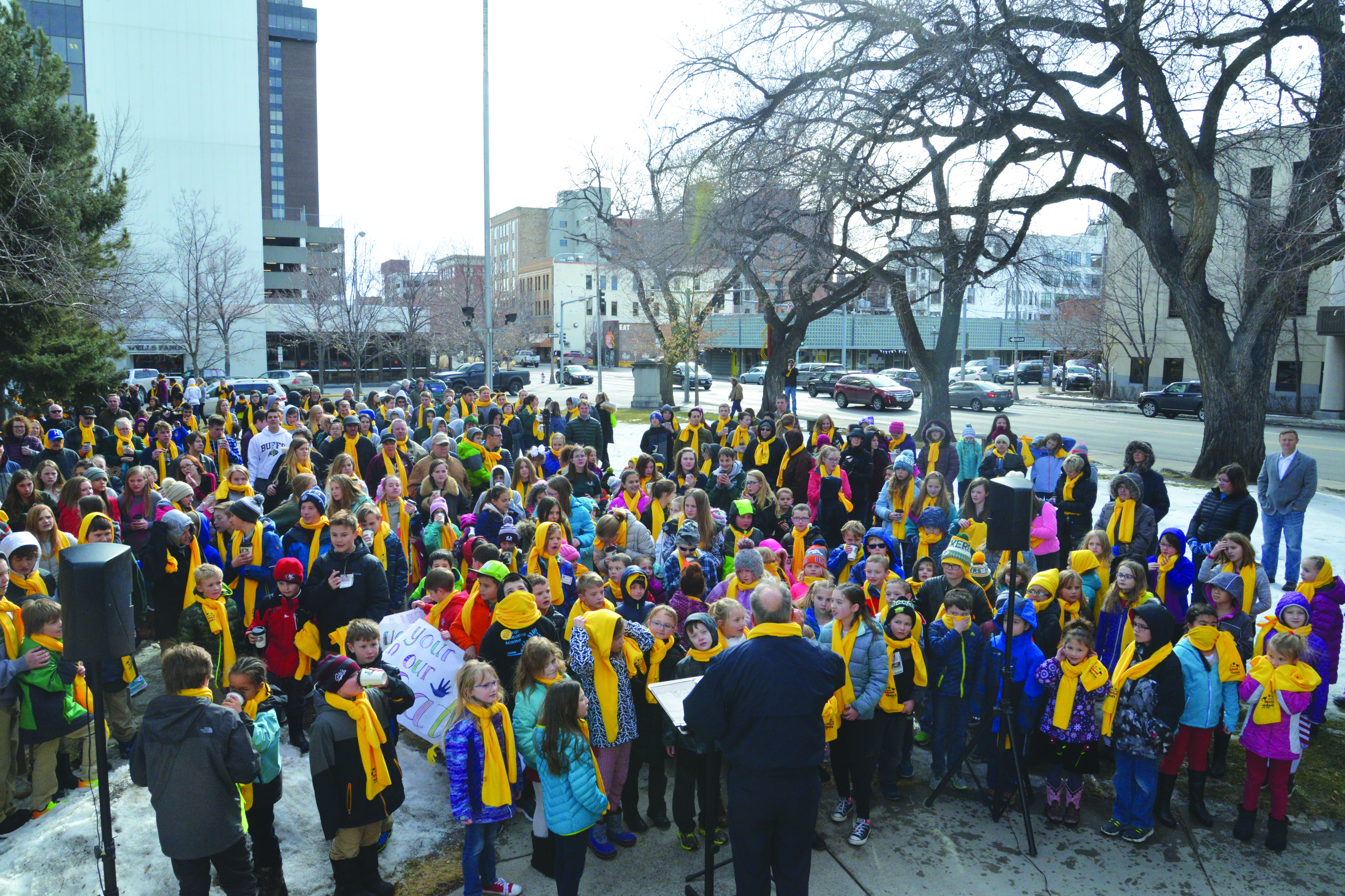 School Choice Week rally brings crowd to courthouse lawn